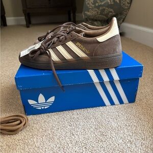 Adidas Handball Spezial Earth Strata/White/Gum5, Fits Like US Women’s 7.5